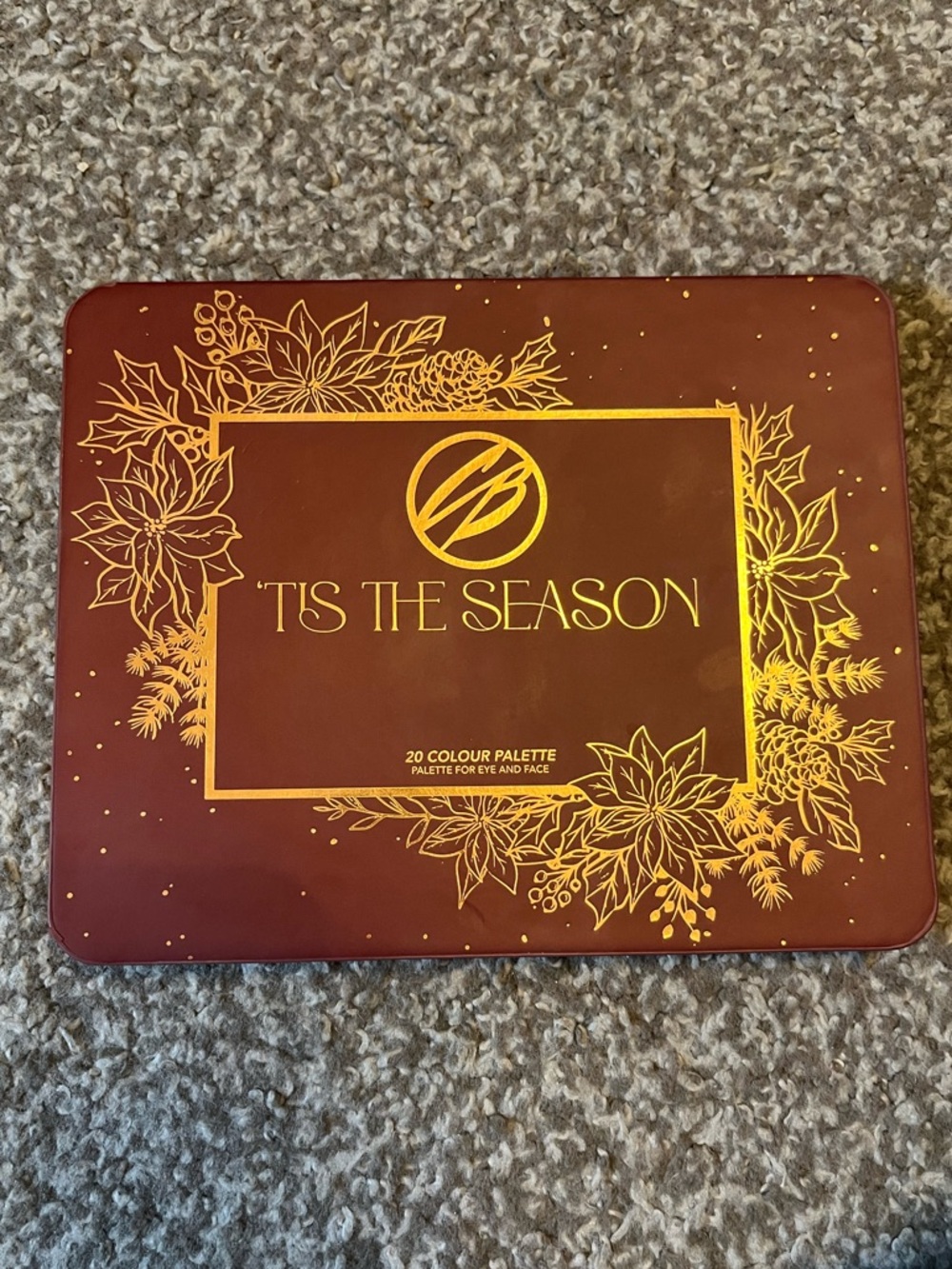 Cosmic Brushes Tis the Season Eyeshadow Palette